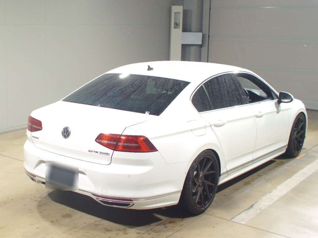 VOLKSWAGEN PASSAT 2017