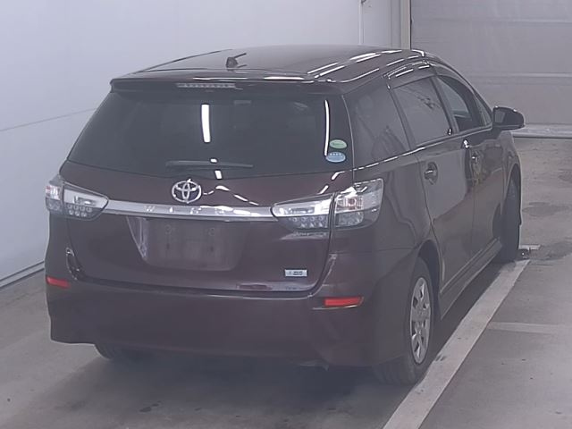 TOYOTA WISH 2013