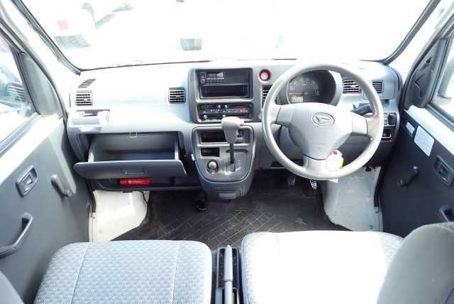 DAIHATSU HIJET VAN 2009