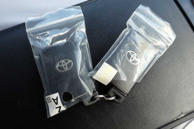 TOYOTA PRIUS ALPHA 2017