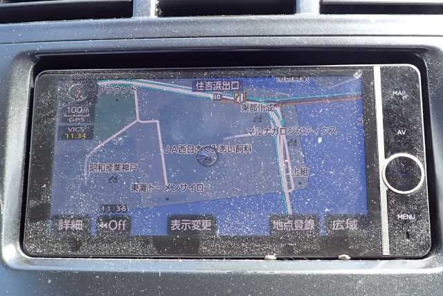 TOYOTA PRIUS ALPHA 2013
