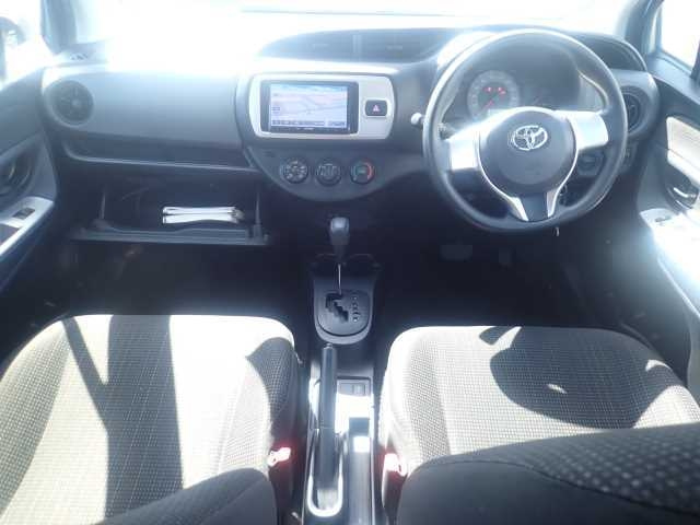 TOYOTA VITZ 2016