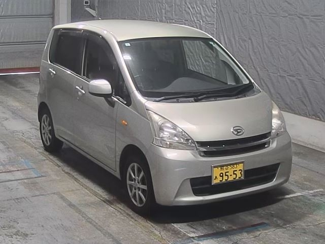 DAIHATSU MOVE 2011