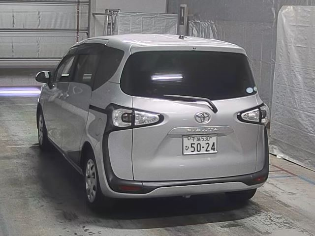 TOYOTA SIENTA 2017