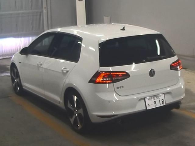 VOLKSWAGEN GOLF 2016
