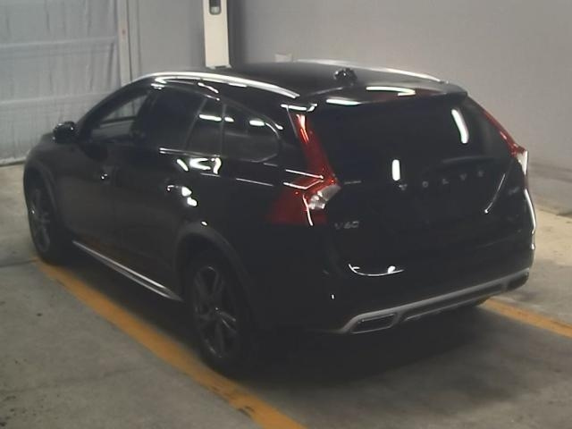 VOLVO V60 2017