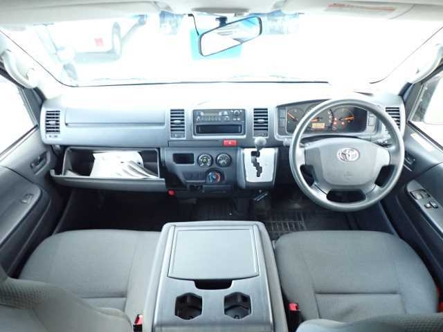 TOYOTA HIACE VAN 2017