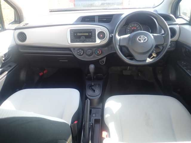 TOYOTA VITZ 2013