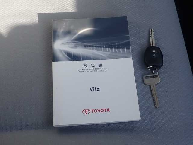 TOYOTA VITZ 2013