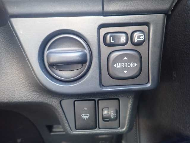 TOYOTA COROLLA AXIO 2013