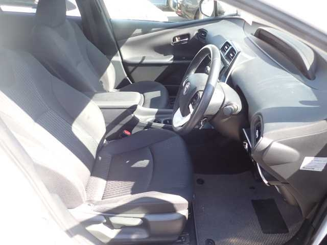 TOYOTA PRIUS 2017