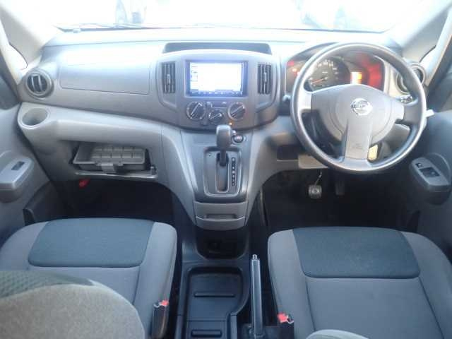 NISSAN NV200 2019