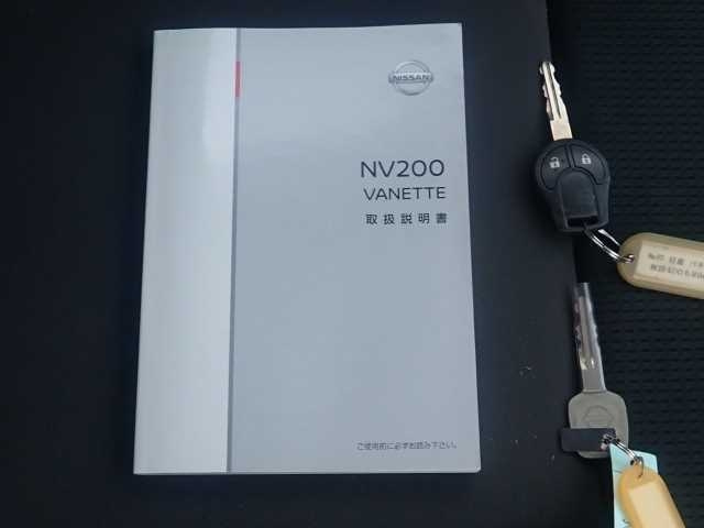 NISSAN NV200 2019
