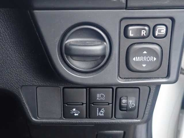 TOYOTA COROLLA FIELDER 2019