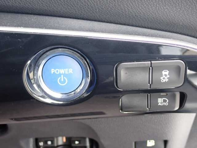 TOYOTA PRIUS 2017