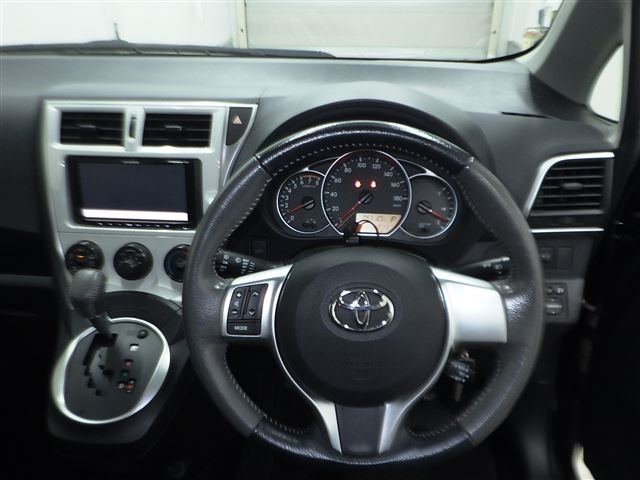 TOYOTA RACTIS 2012