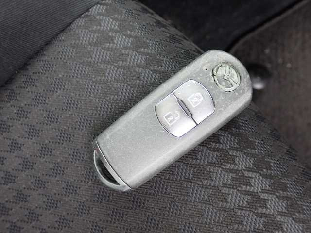MAZDA DEMIO 2017