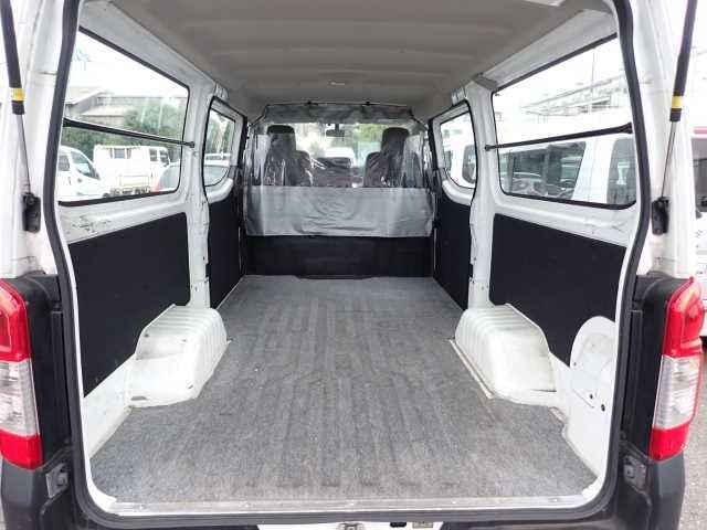 NISSAN CARAVAN VAN 2017