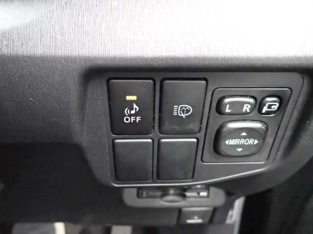 TOYOTA PRIUS 2012