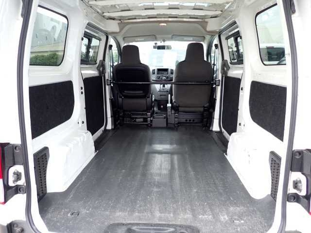 NISSAN NV200 2018