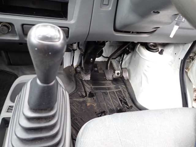 MITSUBISHI MINICAB TRUCK 2009