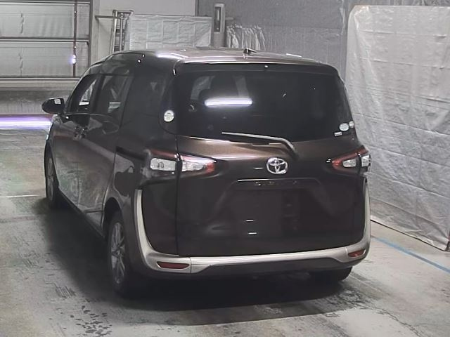 TOYOTA SIENTA 2016
