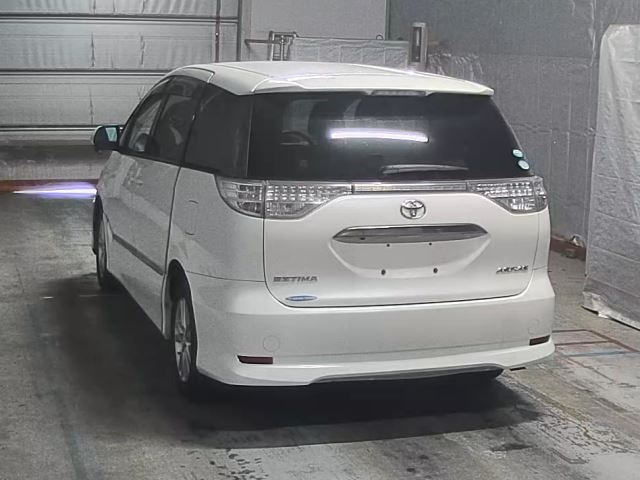 TOYOTA ESTIMA 2015
