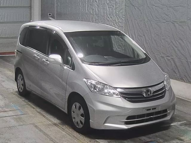 HONDA FREED 2013