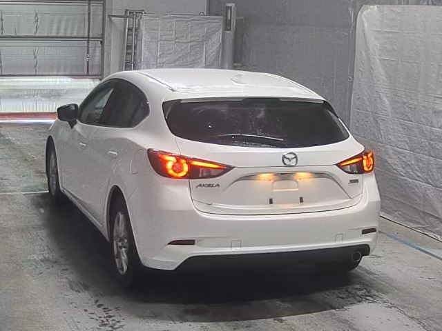MAZDA AXELA 2017
