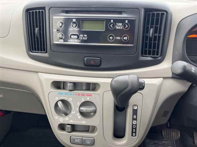 DAIHATSU MIRA E S 2014