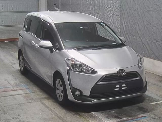 TOYOTA SIENTA 2017
