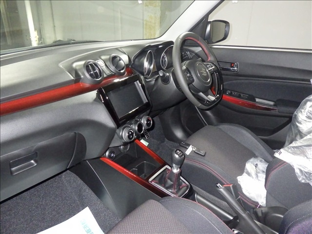 SUZUKI SWIFT 2023