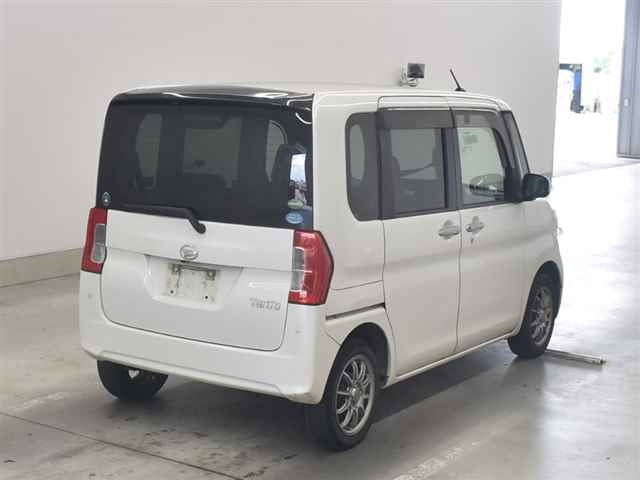DAIHATSU TANTO 2016