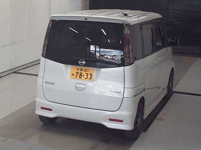 NISSAN ROOX 2013