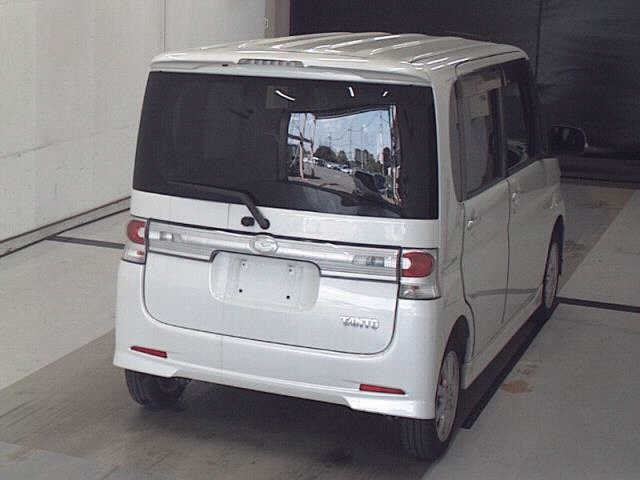 DAIHATSU TANTO 2008