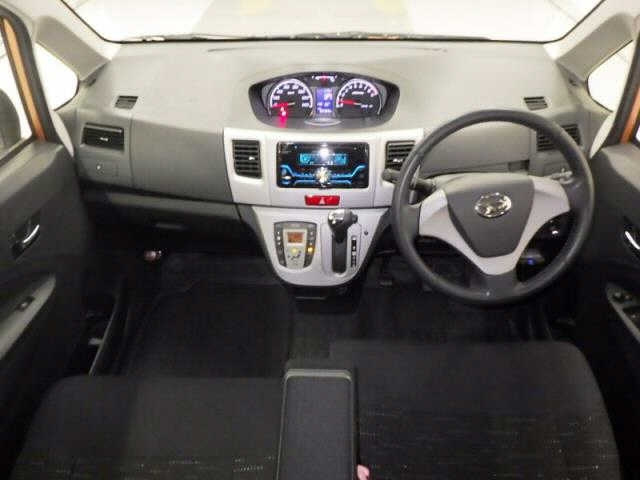 DAIHATSU MOVE 2011