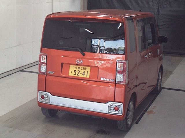 DAIHATSU WAKE 2014
