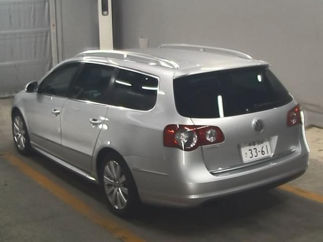 VOLKSWAGEN PASSAT VARIANT 2010