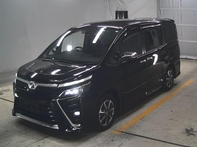 TOYOTA VOXY 2019
