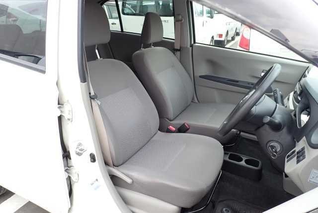 DAIHATSU MIRA E S 2014