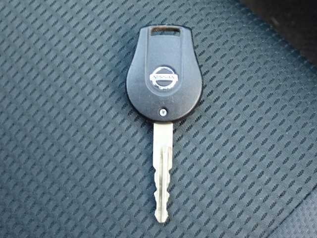 NISSAN AD 2017
