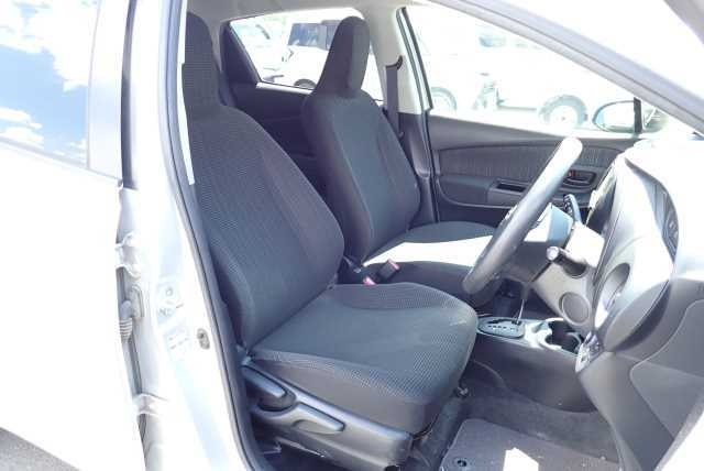 TOYOTA VITZ 2017