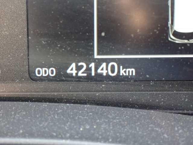 TOYOTA VITZ 2019