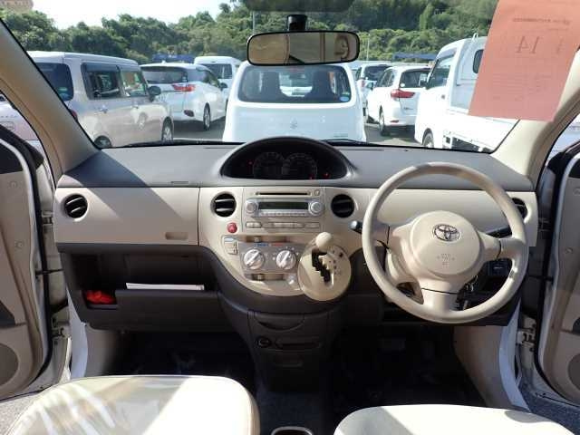 TOYOTA SIENTA 2010