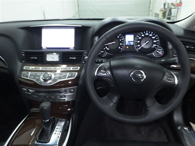 NISSAN FUGA 2011