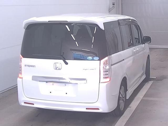 HONDA STEP WAGON 2013