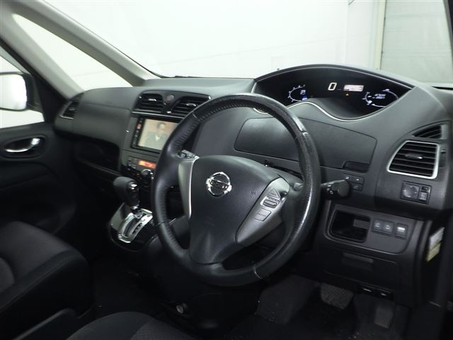 NISSAN SERENA 2012