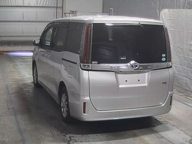 TOYOTA NOAH 2018