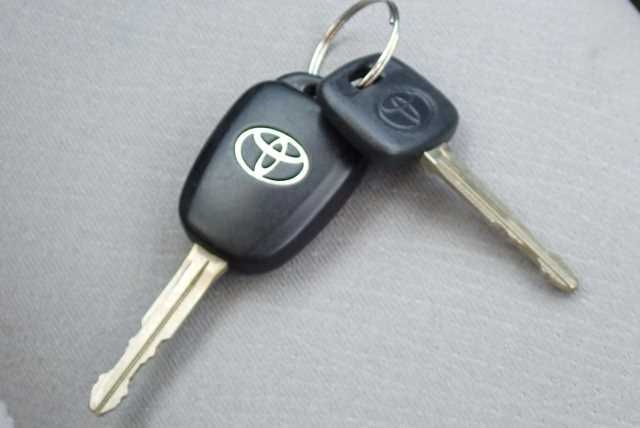 TOYOTA COROLLA AXIO 2015