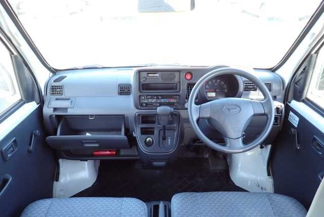 DAIHATSU HIJET VAN 2017